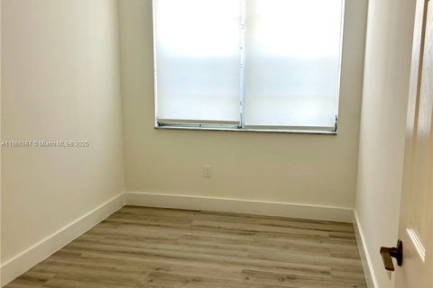 Купить кондоминиум в Бей-Харбор-Айлендс, Флорида 1 спальня, 78.04м2, № 1895475 - фото 4