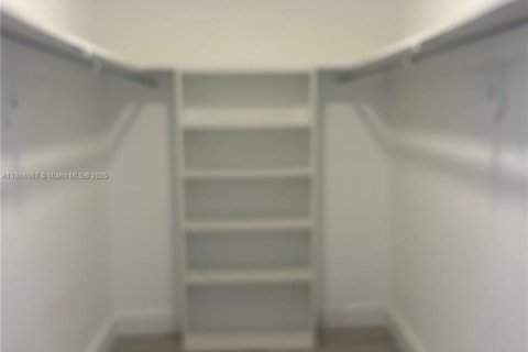 Купить кондоминиум в Бей-Харбор-Айлендс, Флорида 1 спальня, 78.04м2, № 1895475 - фото 5