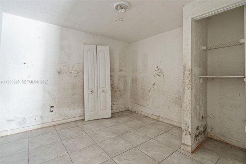 Propiedad comercial en venta en Miami, Florida № 1991091 - foto 6