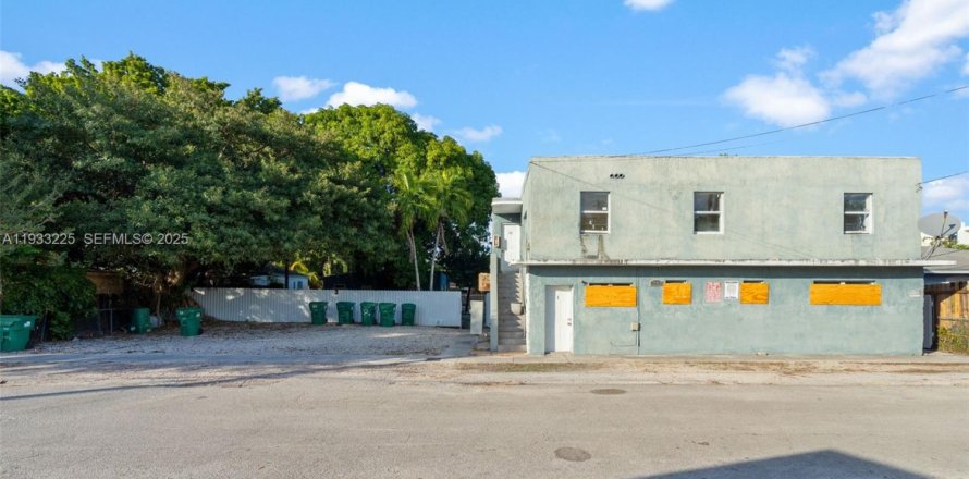 Propiedad comercial en Miami, Florida № 1991091