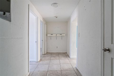 Propiedad comercial en venta en Miami, Florida № 1991091 - foto 30