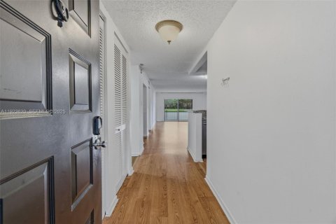 Copropriété à vendre à Weston, Floride: 2 chambres, 120.03 m2 № 1982072 - photo 5