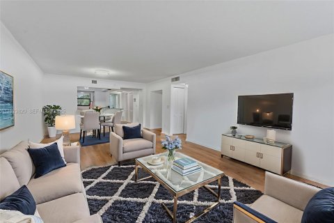 Copropriété à vendre à Weston, Floride: 2 chambres, 120.03 m2 № 1982072 - photo 7