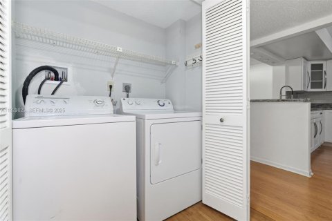 Copropriété à vendre à Weston, Floride: 2 chambres, 120.03 m2 № 1982072 - photo 18