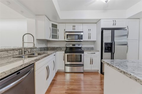 Copropriété à vendre à Weston, Floride: 2 chambres, 120.03 m2 № 1982072 - photo 2