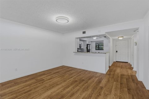 Copropriété à vendre à Weston, Floride: 2 chambres, 120.03 m2 № 1982072 - photo 9