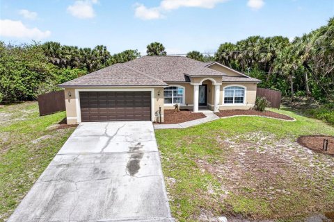 Villa ou maison à vendre à Palm Bay, Floride: 3 chambres, 145.11 m2 № 2142249 - photo 2