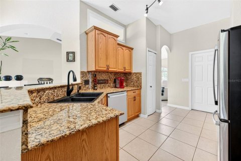 Villa ou maison à vendre à Palm Bay, Floride: 3 chambres, 145.11 m2 № 2142249 - photo 20
