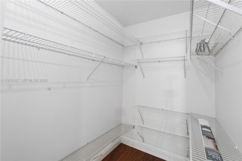 Condo in Coconut Creek, Florida, 2 bedrooms  № 2042376 - photo 17