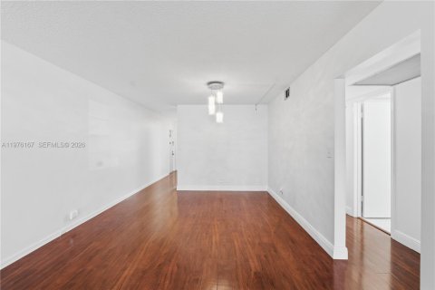 Condo in Coconut Creek, Florida, 2 bedrooms  № 2042376 - photo 8