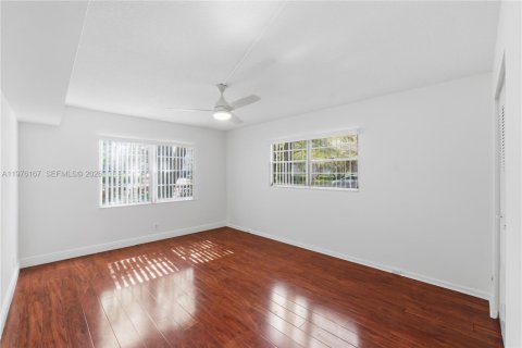 Condo in Coconut Creek, Florida, 2 bedrooms  № 2042376 - photo 22