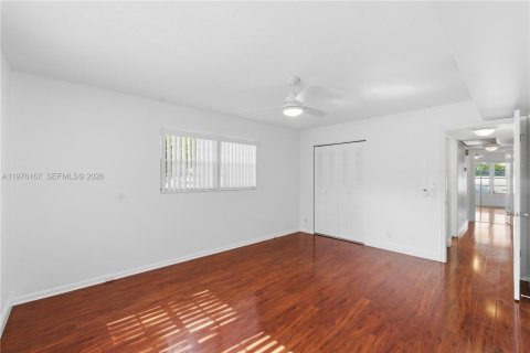 Condo in Coconut Creek, Florida, 2 bedrooms  № 2042376 - photo 15