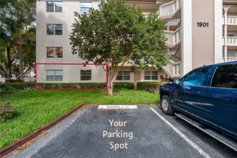 Condo in Coconut Creek, Florida, 2 bedrooms  № 2042376 - photo 4