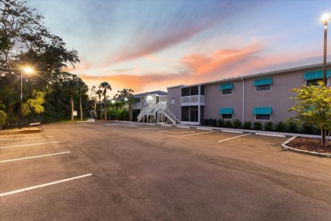 Commercial property in Bradenton, Florida 1437.76 sq.m. № 1914996 - photo 6