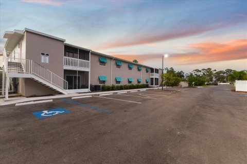 Commercial property in Bradenton, Florida 1437.76 sq.m. № 1914996 - photo 7