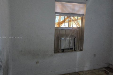 House in North Miami, Florida 2 bedrooms, 103.12 sq.m. № 1953146 - photo 17
