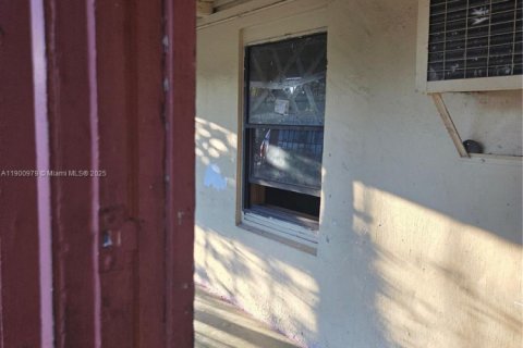 House in North Miami, Florida 2 bedrooms, 103.12 sq.m. № 1953146 - photo 28