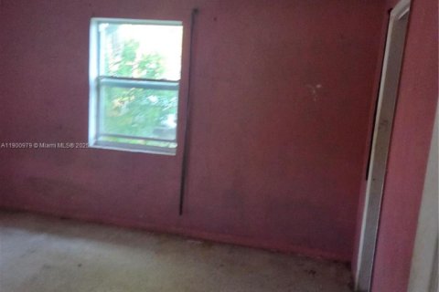 House in North Miami, Florida 2 bedrooms, 103.12 sq.m. № 1953146 - photo 23