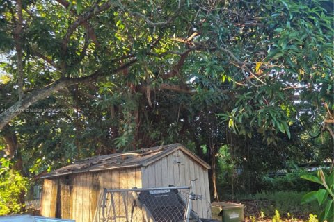 House in North Miami, Florida 2 bedrooms, 103.12 sq.m. № 1953146 - photo 5
