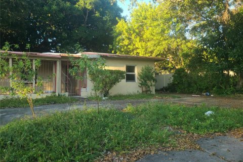 House in North Miami, Florida 2 bedrooms, 103.12 sq.m. № 1953146 - photo 3