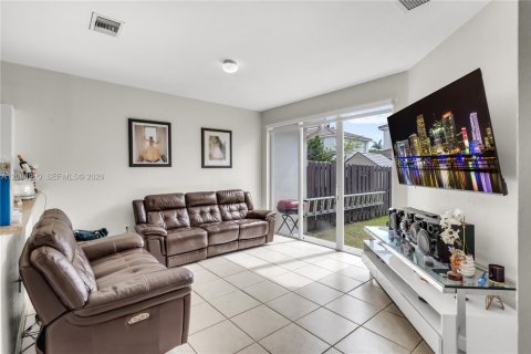 Touwnhouse à vendre à Homestead, Floride: 4 chambres, 163.97 m2 № 2170563 - photo 3