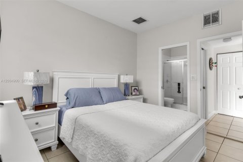 Touwnhouse à vendre à Homestead, Floride: 4 chambres, 163.97 m2 № 2170563 - photo 8