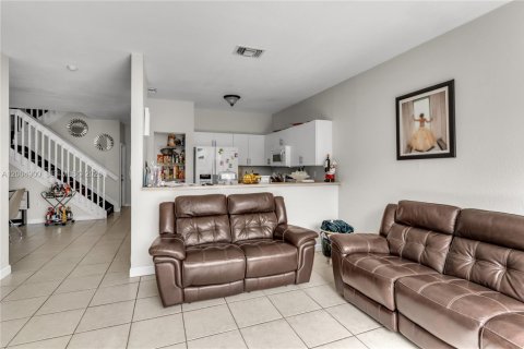 Touwnhouse à vendre à Homestead, Floride: 4 chambres, 163.97 m2 № 2170563 - photo 4