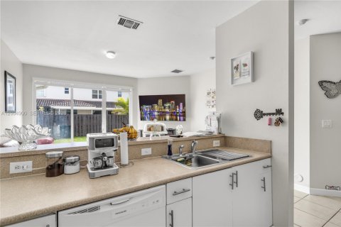 Touwnhouse à vendre à Homestead, Floride: 4 chambres, 163.97 m2 № 2170563 - photo 6