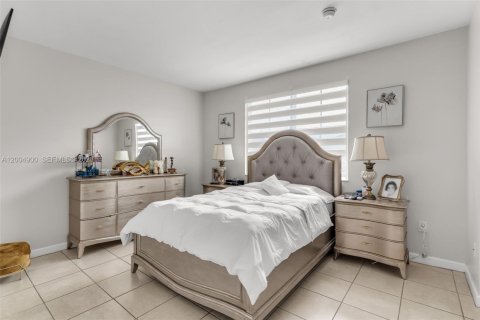 Touwnhouse à vendre à Homestead, Floride: 4 chambres, 163.97 m2 № 2170563 - photo 11