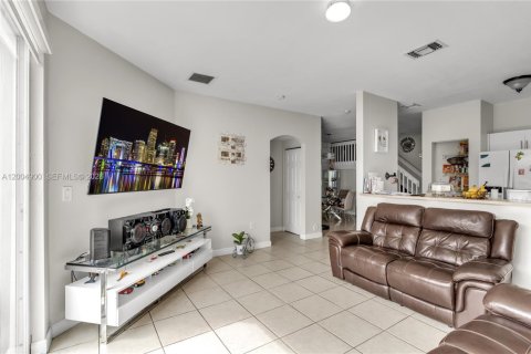 Touwnhouse à vendre à Homestead, Floride: 4 chambres, 163.97 m2 № 2170563 - photo 5