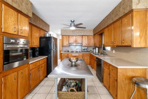 House in Saint Petersburg, Florida 3 bedrooms, 203.46 sq.m. № 2303034 - photo 15