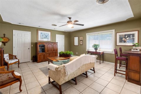House in Saint Petersburg, Florida 3 bedrooms, 203.46 sq.m. № 2303034 - photo 12