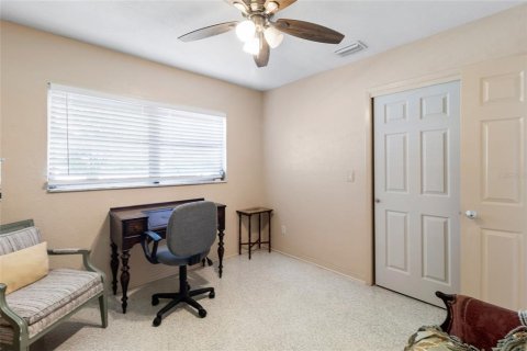 House in Saint Petersburg, Florida 3 bedrooms, 203.46 sq.m. № 2303034 - photo 26