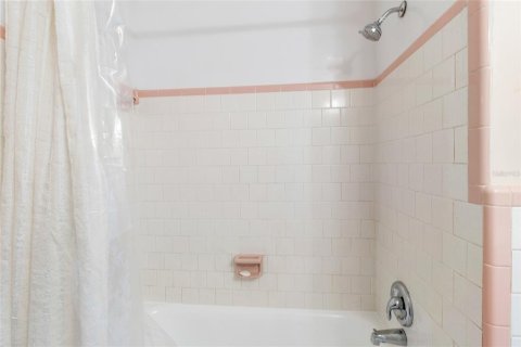 House in Saint Petersburg, Florida 3 bedrooms, 203.46 sq.m. № 2303034 - photo 24