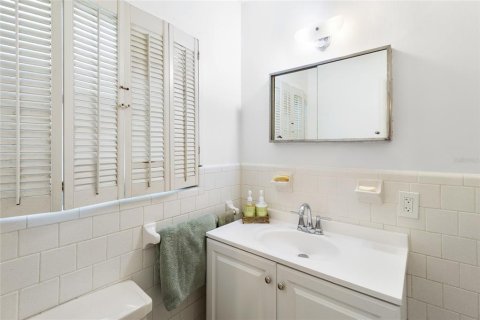 House in Saint Petersburg, Florida 3 bedrooms, 203.46 sq.m. № 2303034 - photo 29