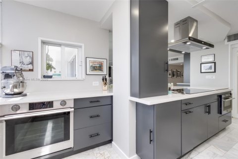 Condo in Boca Raton, Florida, 2 bedrooms  № 1897259 - photo 11