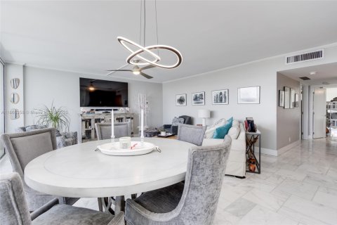 Condo in Boca Raton, Florida, 2 bedrooms  № 1897259 - photo 14