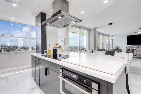 Condo in Boca Raton, Florida, 2 bedrooms  № 1897259 - photo 10