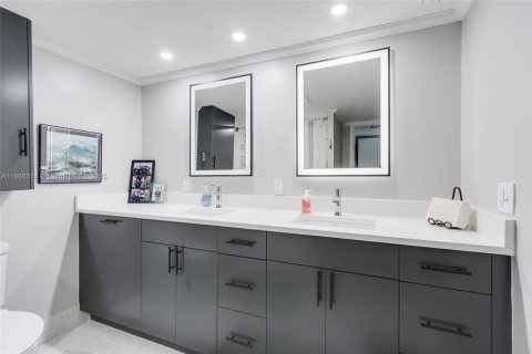 Condo in Boca Raton, Florida, 2 bedrooms  № 1897259 - photo 25