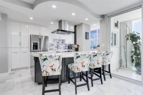 Condo in Boca Raton, Florida, 2 bedrooms  № 1897259 - photo 13