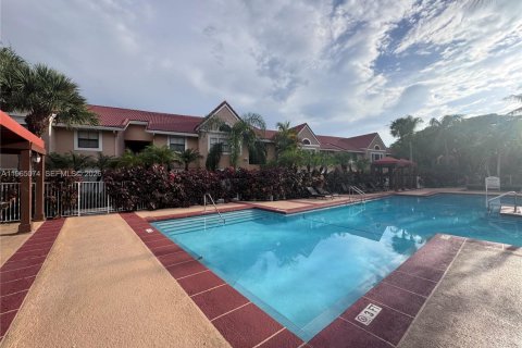 Condo in Miami, Florida, 1 bedroom  № 2026381 - photo 5