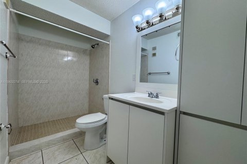 Condo in Miami, Florida, 1 bedroom  № 2026381 - photo 8