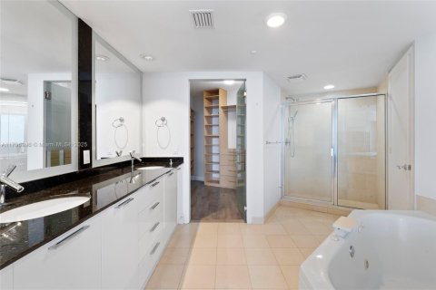 Condominio en venta en Sunny Isles Beach, Florida, 2 dormitorios, 147.81 m2 № 1671507 - foto 21