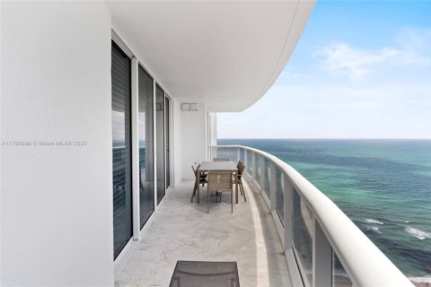 Condominio en venta en Sunny Isles Beach, Florida, 2 dormitorios, 147.81 m2 № 1671507 - foto 26