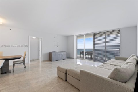 Condominio en venta en Sunny Isles Beach, Florida, 2 dormitorios, 147.81 m2 № 1671507 - foto 6