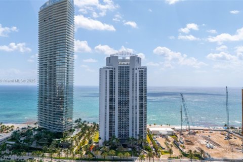Condominio en venta en Sunny Isles Beach, Florida, 2 dormitorios, 147.81 m2 № 1671507 - foto 1