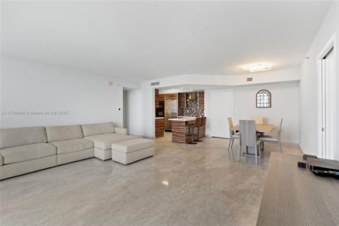 Condominio en venta en Sunny Isles Beach, Florida, 2 dormitorios, 147.81 m2 № 1671507 - foto 4