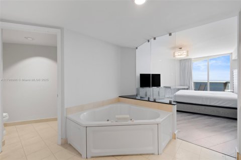 Condominio en venta en Sunny Isles Beach, Florida, 2 dormitorios, 147.81 m2 № 1671507 - foto 22