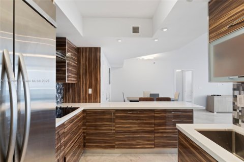 Condominio en venta en Sunny Isles Beach, Florida, 2 dormitorios, 147.81 m2 № 1671507 - foto 13