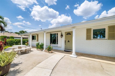 Casa en venta en Fort Myers, Florida, 3 dormitorios, 210.24 m2 № 1778417 - foto 3